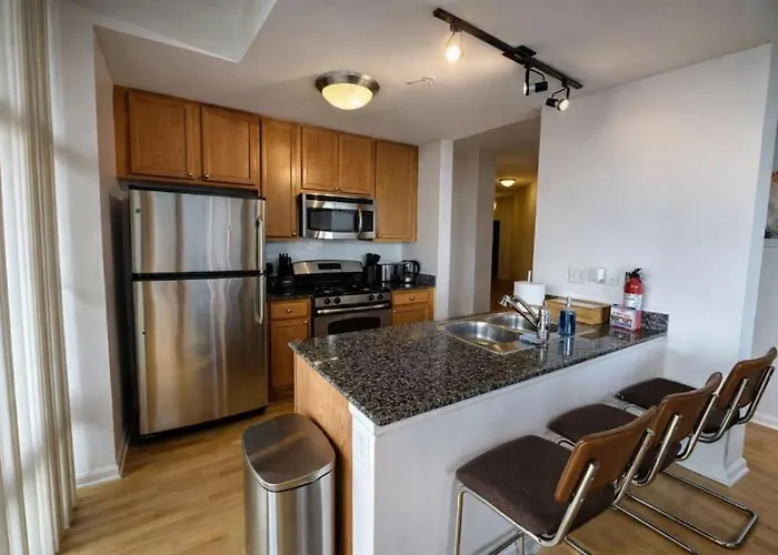 Grant Park 2br With Balcony Skyline View & Gym In Downtown