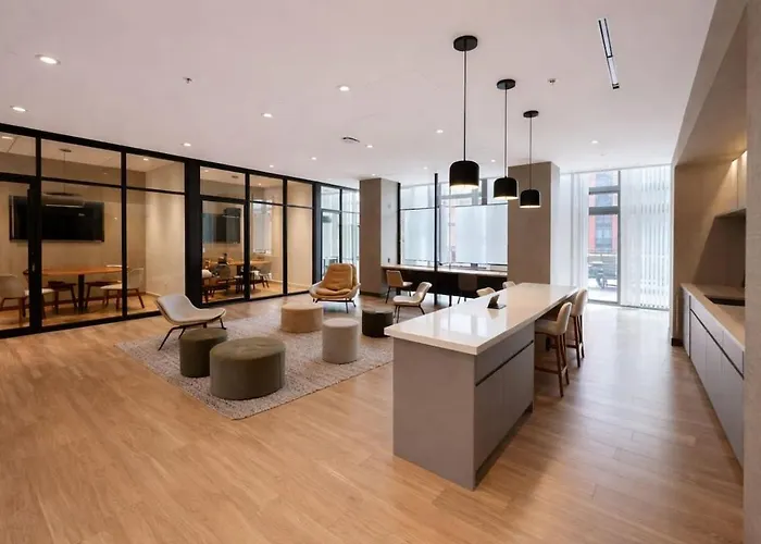 Grant Park 2br With Balcony Skyline View & Gym In Downtown
