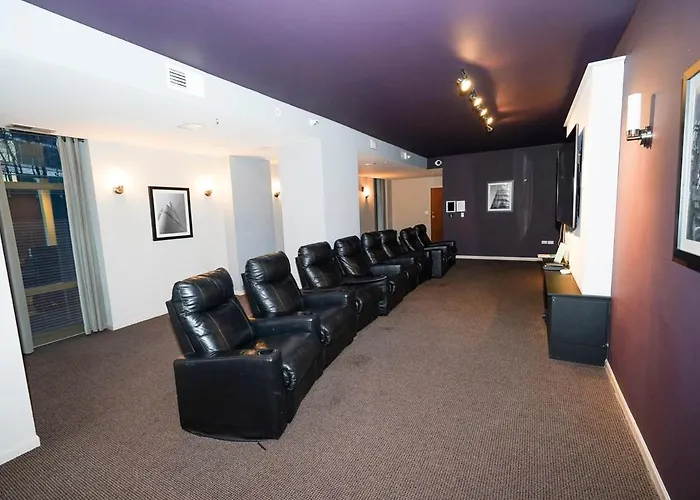 Grant Park 2br With Balcony Skyline View & Gym In Downtown *