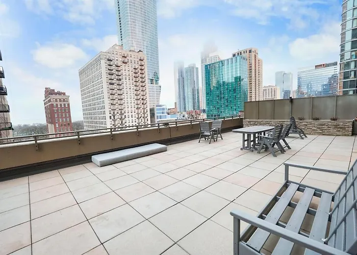 Grant Park 2br With Balcony Skyline View & Gym In Downtown * Chicago